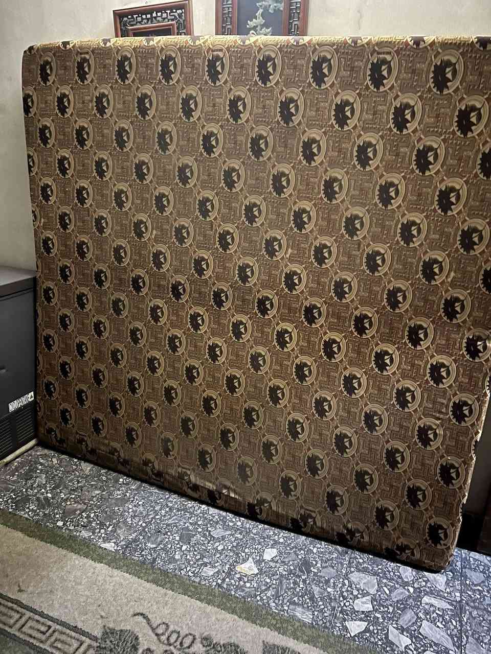 السلام عليكم غرفة نوم تركيه للبيع ودوشك اسفنج نفرين مع دوشك طفل وكريكوت طفل جيكو  .للاستفسار موجود خاص او وتساب ***********
