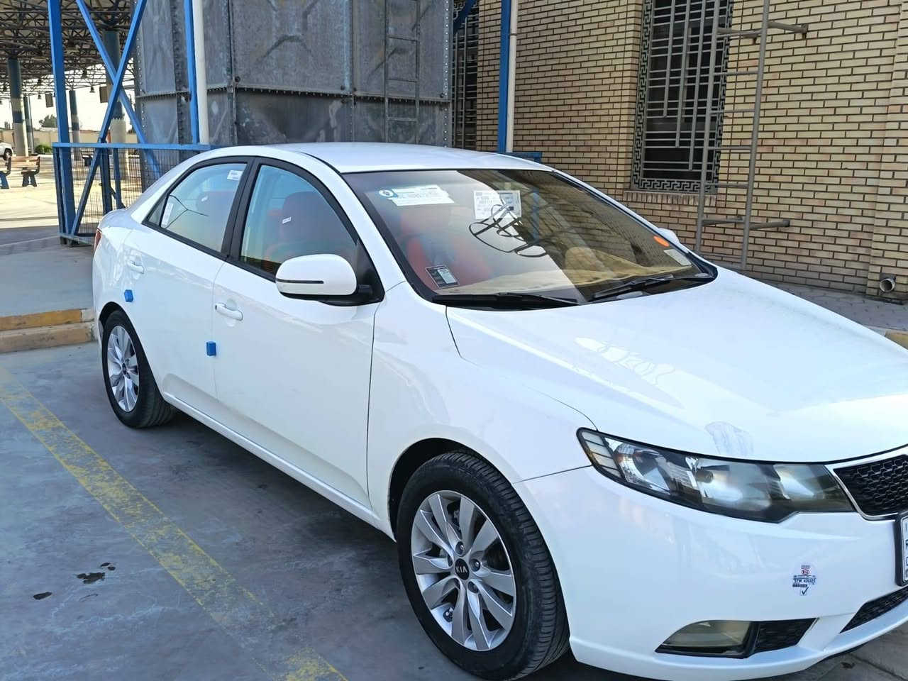 السلام عليكم ورحمة الله وبركاته
كيا سيراتو موديل 2013 خليجي رقم بصرة الدولي تحويل مباشر سنوية جديدة لغاية 2030
السيارة مكفولة كفالة عامة ضربة وصبغ وتبديل وفتح وخياس 
محرك 1600 دوش شرط مامفتوح كير شرط الفحص 
حدادية 100\100 سيارة جديدة وجاهزة 
مواصفات السيارة إشارة بالمراية تحكم ستيرن كامرة تبريد ثلج تدفهه شغالة 5 ويل كب اصلي بلاجكتور دواخل لونين وباقي المواصفات المعروفة 
مكان السيارة الناصرية قرب كراج بغداد السعر {105} 
للاتصال {***********}
