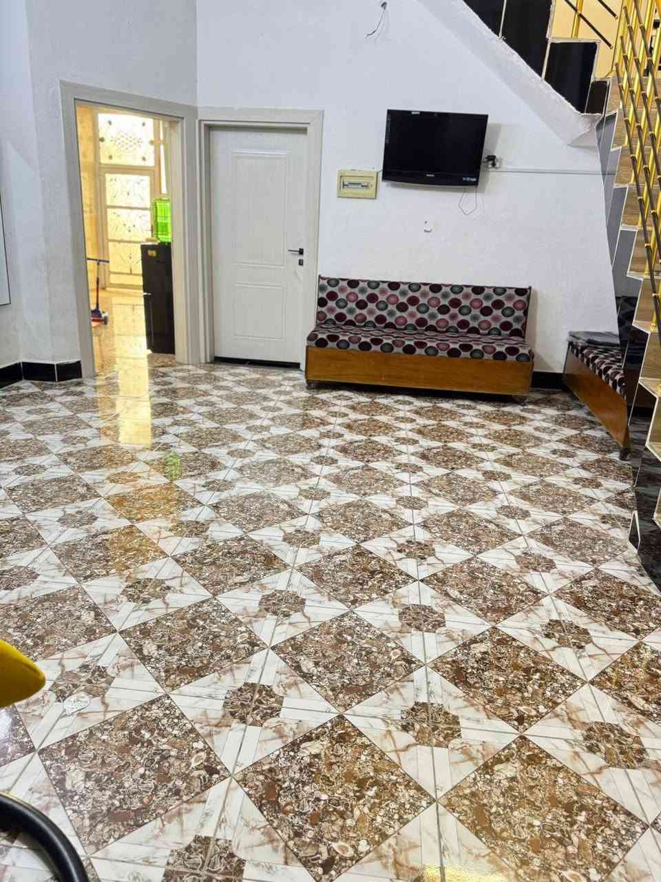 دار المساحة ٣٠٠ متر طابو زراعي سند ٢٥ شارع مهدي العلان قرب ملعب منصور بسعر جيد للاستفسار الاتصال على الرقم *********** او مراجعة مكتب الديار
