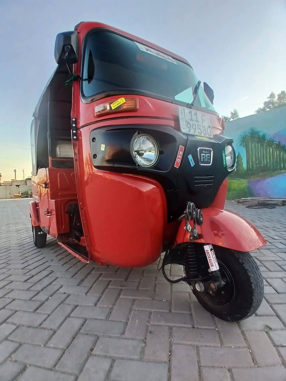 السلام عليكم تكتك اللبيع٢٢ شهر ١١ تحويل ثاني يوم بسمي مكينة اكسل مكفولات والكشر كدامك تجي ودكلب مكاني بغداد الحبيبية شارع سجة فرع مطعم سلام كهربائياتها شغالة كلها ملاحضة الهورن مووياها الاستفسار واتساب أو الاتصال علرقم ***********
