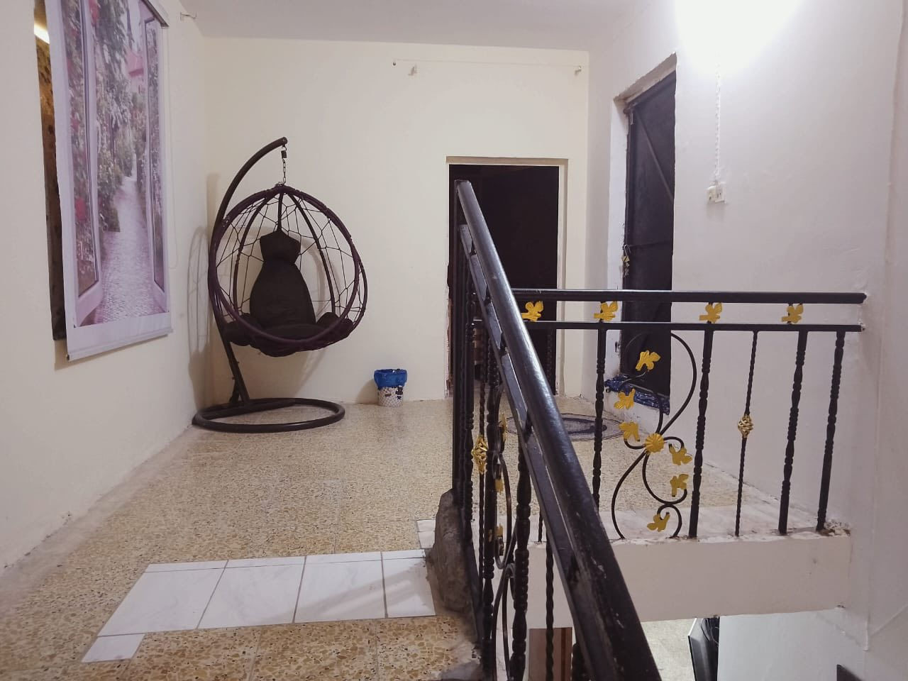 دار ١٠٠م ركن عكاده نظيف جدا ط ونصف حي اور  بين  شارع السبيس و٣٠ قرب ملعب الخماسي  على شارع ١٠ م ***********
