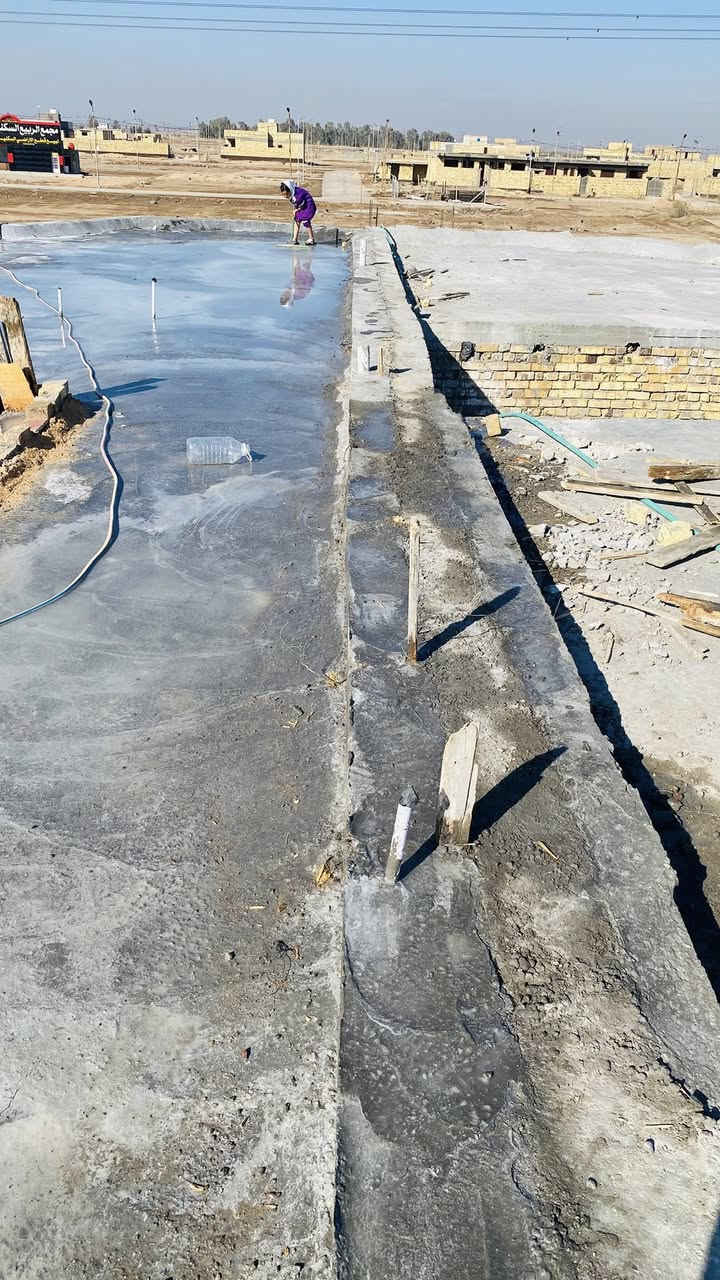 السلام عليكم بيت للبيع  المساحه ٢٠٠ متر المكان مقابل مجمع الربيع
يتكون من 

غرفتين ٦ في ٤ 

صاله ٩في ٤

مطبخ ٥في ٤ 

براني ٧ ونص في ٤ 
مجمع صحيات داخليه وخارجيه 
*********** 
***********
رقم صاحب الدار
