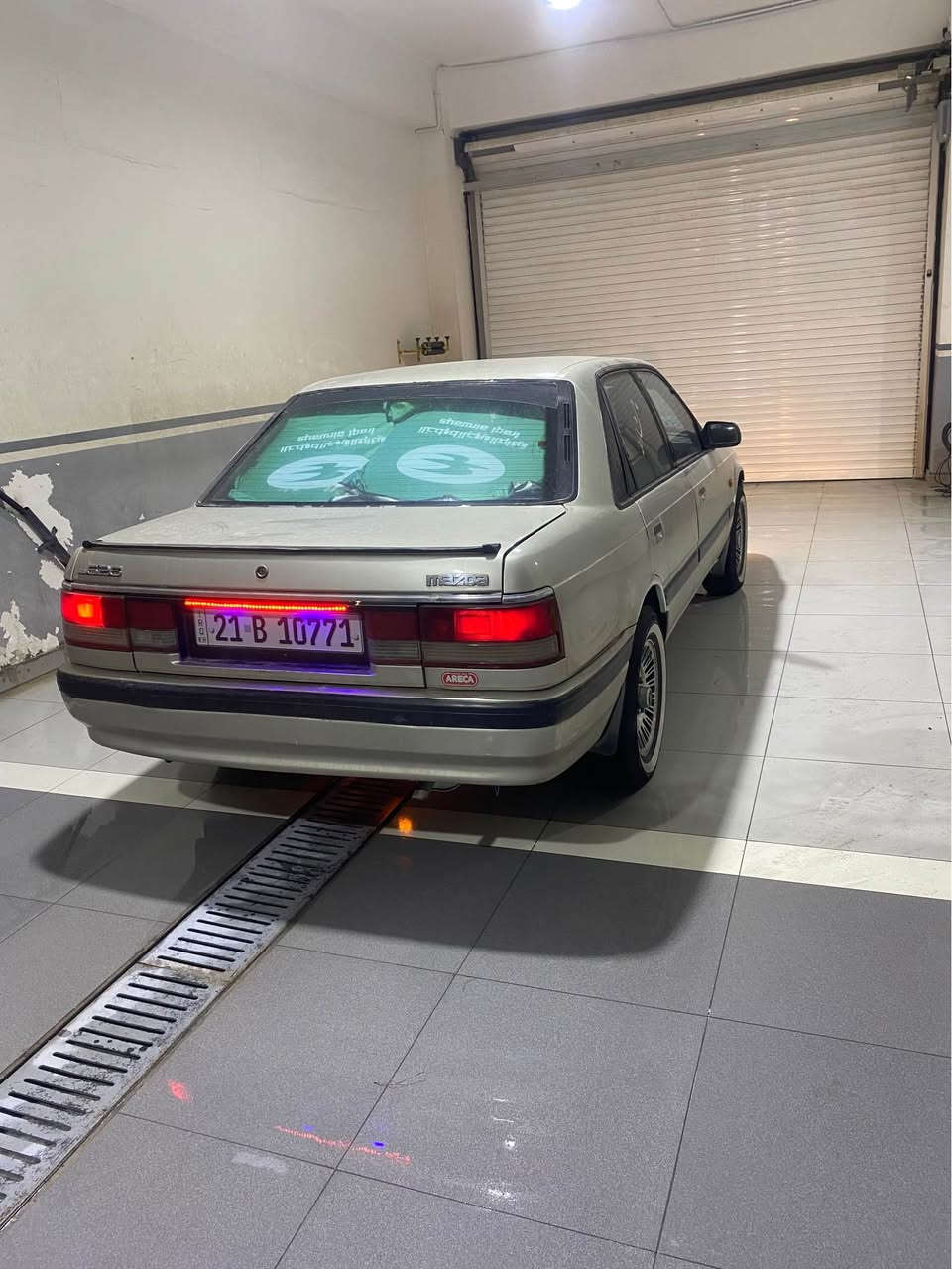 مازدا ١٩٩٠
رەقەم سلیمانی 
سەنەوی تازە تا مانگی ٥/٢٠٣٠
کامل بویاخ لەسەر ساخی بویاخ کراوە 
کارەبای و هەموو شتێکی مەزبووتە
بە شەرتی گێڕ و مەکینە 

*********** السليمانية, العراق
