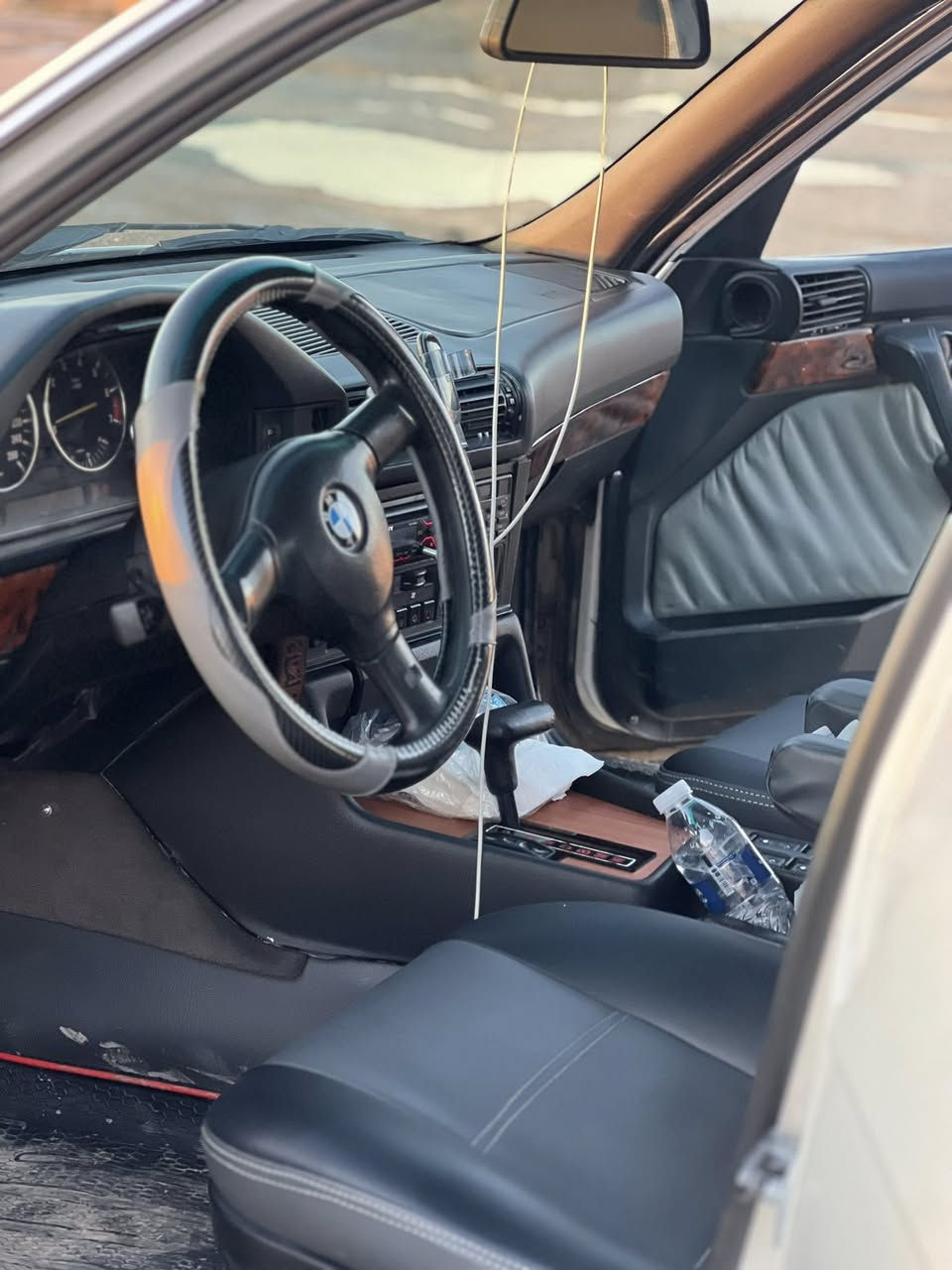 #وين_اليدور_بلادي_ومامتعوب BMW 
جديدً -جديد-جديد 👌
موديل 1990 بچم عريض ✅

رقم بغداد مشروع وطني ب اسمي 

فول كهرباء ✅
گير محرك جديد✅

حداده وصبغ حزام قبل سبوع✅ 

تخم تاير👍🏻

 وصدر امامي خلفي جديد 👍🏻

الأحرف كلها شغاله من الشركه ✅

حاسبه شغاله ✅
👍🏻✅
ماشيه 71✅

السياره عليها إدامه كامله اي نقص ماكو ✅

تدفئه شغال✅
تبريد نقص غاز ✅

فتحه سقف كهربائي✅

سياره بيها مواصفات هواي 

 
السعر 80وبيها مجال 

 اتصل وتدلل ***********
