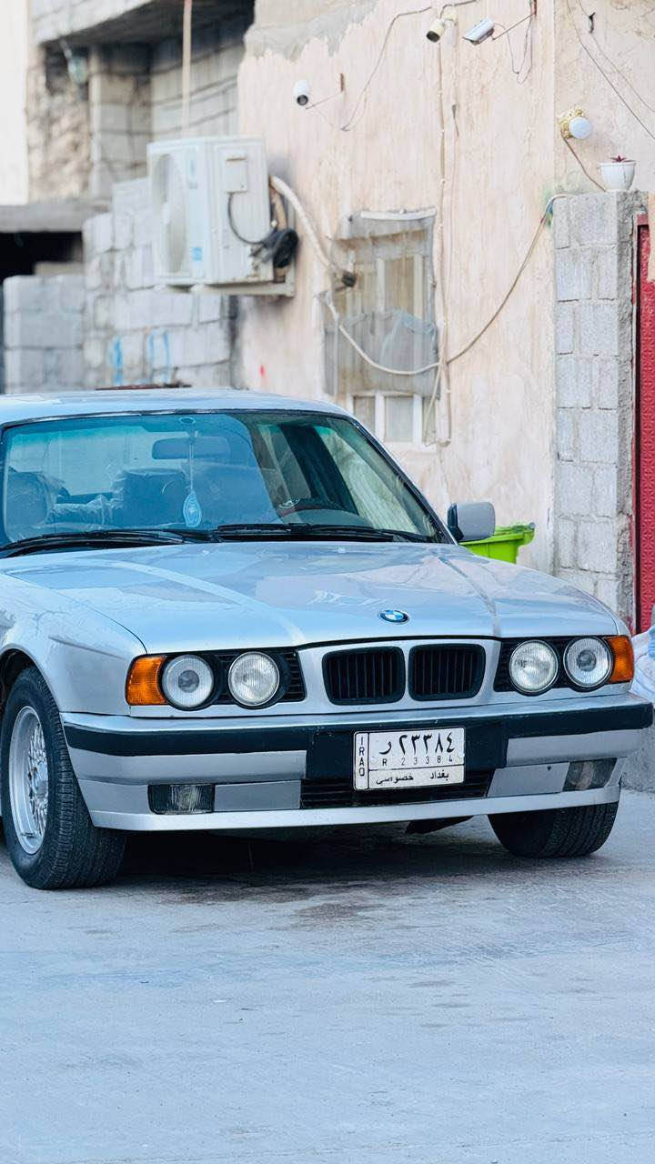 بي إم موديل ٩٢رقم بغداد هزه جديده تخم تاير جديد صدر امامي خلفي جديد غرفتها حلوه جلد  قفل مركزي  السياره مثل ما بالصوره أو بعد احله كهربائيات كلها شغاله سياره خير من الله مكان السياره كركوك السعر ٦٦ أو بيه مجال للاستفسار اتصل على الرقم *********** كركوك, العراق
