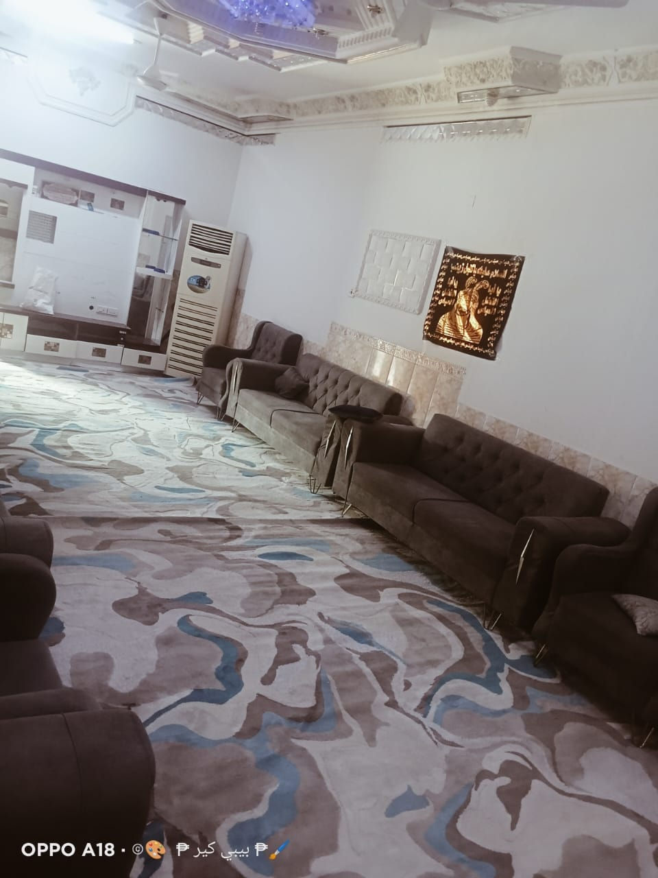 ♕بسم الله الرحمن الرحيم اللهم صلي على محمد وآل محمد ♕

🏠  :  منزل للبيع 

🌐  :  الموقع حي النفط الزراعي

⛽  :  مقابيل محطة بانزين خانه

📐  : المساحة  408  متر 

🏗  : البناء كونكريت 

🏢  :  المنزل طابقين 
ـــــــــــــــــــــــــــــــــــــــــــــــــــــــــ

/////////   تفاصيل اكثر  /////////

الطابق الاول  :  غرفه نوم عدد 3  +  صاله  +  استقبال  + 

 ومطبخ حار وبارد  وبداخل المطبخ مخزن + حمامات داخليه

 وخارجية 

ملاحظه  :   الستقبال اله مدخل حمامات خاصه
ـــــــــــــــــــــــــــــــــــــــــــــــــــــــــــــــــــــــــــــــــــــــــــــــــ

الطابق الثاني  :  غرف نوم عدد 2  + صاله  +  مجمع صحي 
ـــــــــــــــــــــــــــــــــــــــــــــــــــــــــــــــــــــــــــــــــــــــــــــــ

ملاحظه  :  يوجد قطعه مجاوره المنزل مسيجه سياج كامل  وملبوخ  

📐  :  مساحة القطعه  258
ــــــــــــــــــــــــــــــــــــــــــــــــــــــــــــــــــــــــــــــــــــــ

💰  :  سعر المنزل  180  مليون  وبي مجال 

💰  :  سعر القطعه  55  مليون  وبي مجال 

📲  :  الاستفسار اكثر الاتصال على الرقم 

📞  :   ‏‪0788 251 8491‬‏   واتساب 

✨  لــن تـکون وحـيداً ابـداً مع  الــ مهيمن  للعـقار  ✨
