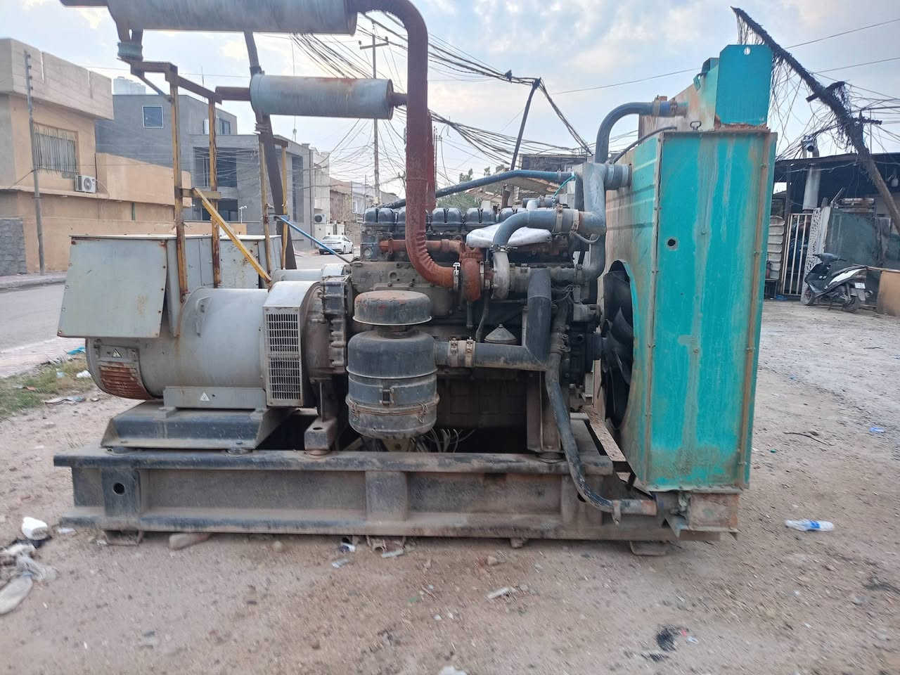 سلام عليكم مولدات سكانيا 24 أوربيات مامفتحات استندر لاصرف ولا بخار تواليد 350 كيفي استندر تواليد شرط عل فحص سعر الوحده 65 ورقه اذا اثنينهم 125 ورقه مكانهن محموديه رقمي *********** @ *********** بيهن مجال بسيط
