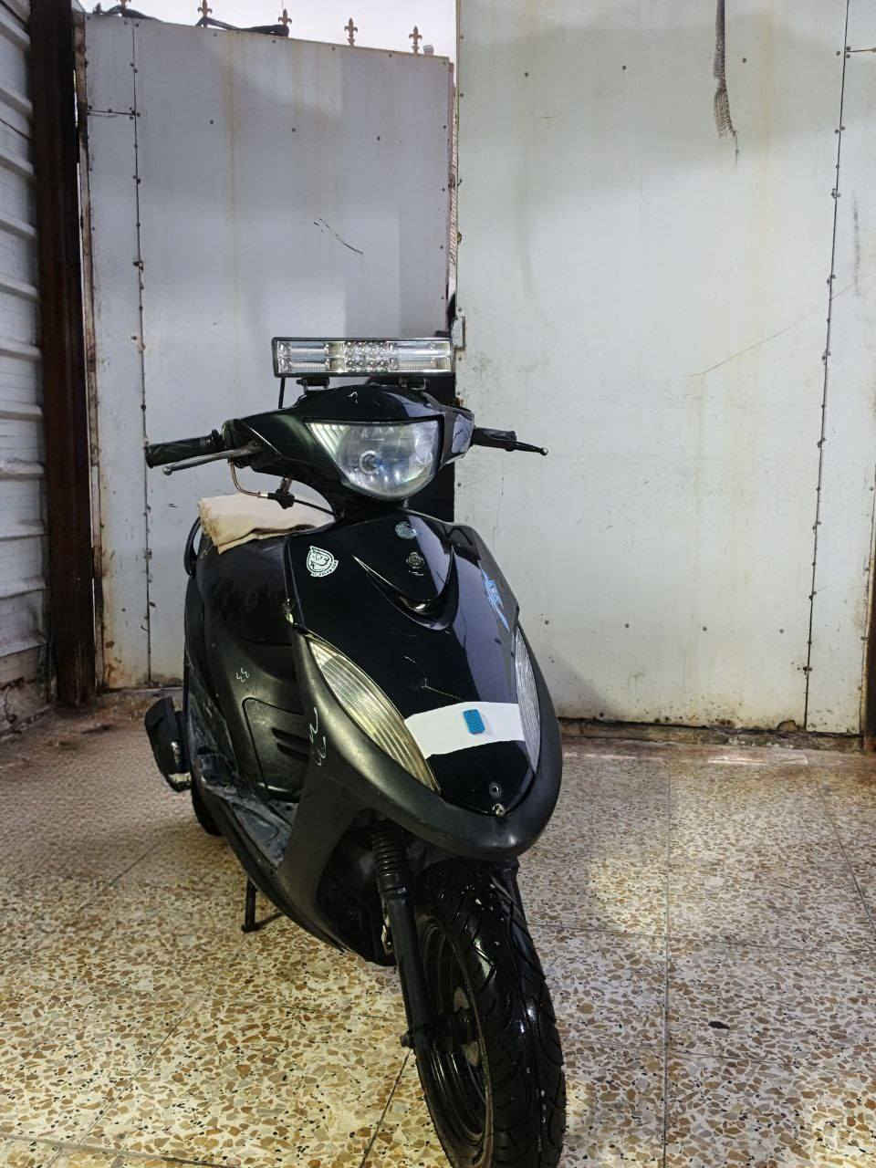 ماكس عدلة للبيع 
دراجة نضيفة كفرات بلادية كهربائيات شغالة مكينة مامفتوحة شعله معدل  سعر 575 وبيهة مجال الرقم ***********
المكان بغداد الحسينية مال راشدية
