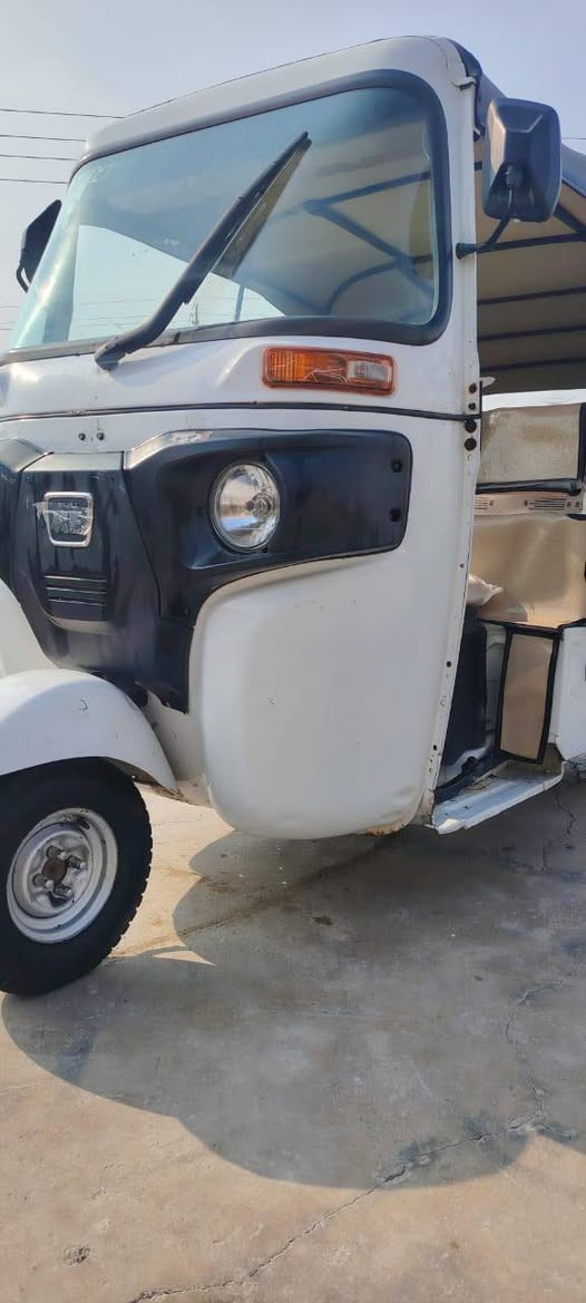 شباب السلام عليكم  تكتك للبيع  مكفول كفالة عامه    الموديل 21 شهر 12  رقم وسنويه ميسان   السعر 7 وبيها مجال قليل   الشراي يتصل بيه خير ويدلل***********
