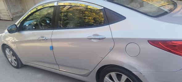 اكسنت مضلع خليجي ٢٠١٣ نظيفة حيل  مكفولة من الضربة والصبغ بيها بس هلال جاملغ خلفي  نتجية ضربة تكاتك  وشبر بالباب الخلفي عكس السائق كلها على الشركة وبيها كامرة أمامية وخلفية وتشغيل عن بعد يعني تحوير بصمة للاستفسار الاتصال على الخاص او الرقم التالي ***********
