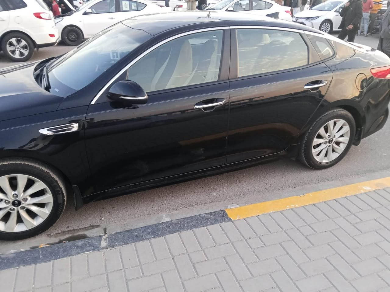 سلام عليكم 
كيه وبتيما مديل 18
حادث خفيف بس خشم البنيد
بدون ايرباك
ماشيه 55
بصره المعقل 
مكلف بنشر  
*********** Singapore
