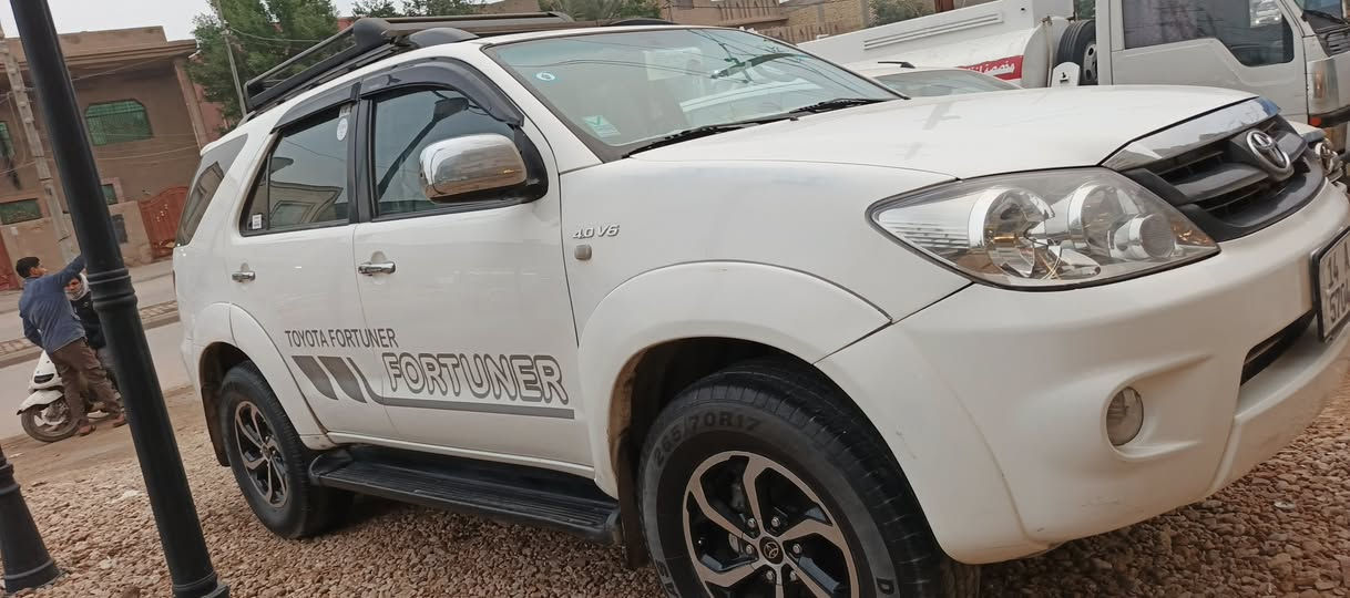 للبيع تيوتا فورجنر موديل 2006 مكينه 6 سلندر   السياره جاهزه من كلشي السياره تبريد  ثلج   خلفيه امامي كامرات شاشه السياره  خير من الله سعر 152 بيها مجال  رقم بصره بسمي *********** العنوان السماوة
