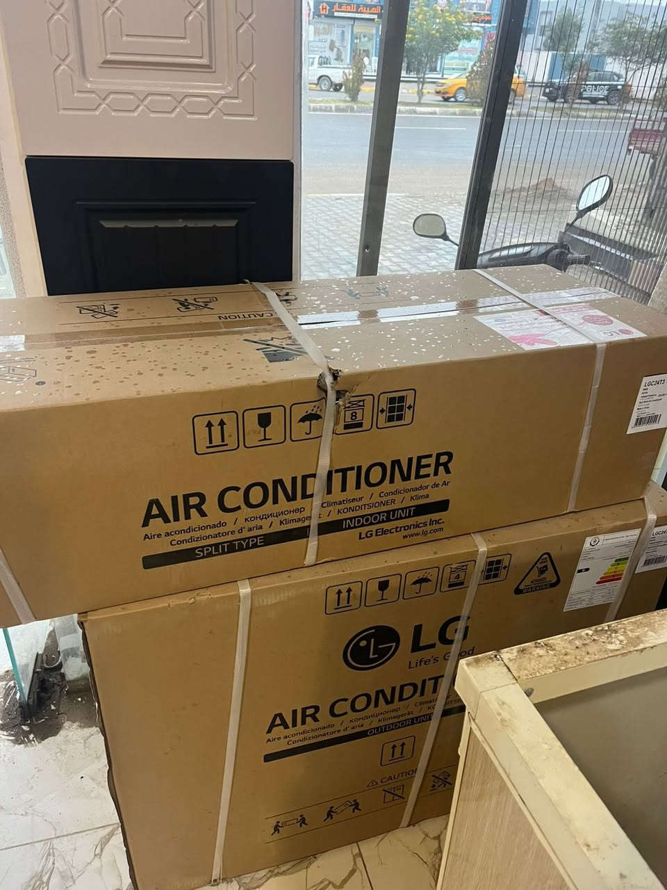 سبلت LG باب اول خوش ناو
2طن 
سعر 750بي مجال بسيط
***********
