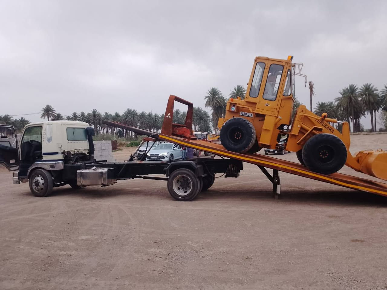 للبيع فوزه صطحه 3جكات بكره سحب 25طن تاير 22,5 مكينه سوبر مكينه كير اكسن كفاله شاصي محسن للخير المشتري يستلم سنويه ولوات انكليزي بأسمه ***********
