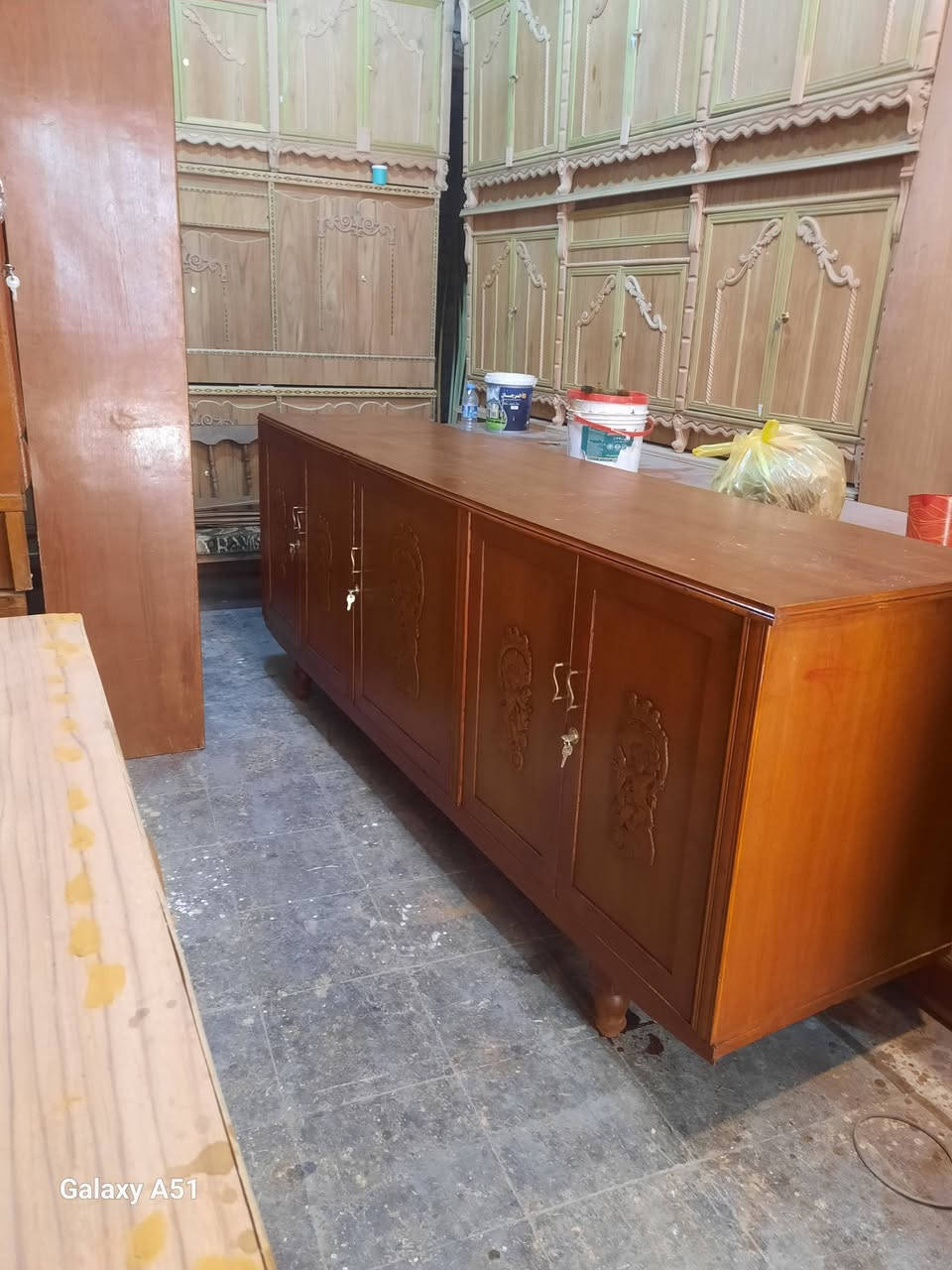 محل ياسر النجاره كنتور اربع باب نجاره 160 ميز مرايا نجاره ب 75 بوفيه 3 م 110 بوفيات عدد ثلاثه اثنين متر ونص سعر على 100 كل شي متوفر وبنسب الاسعار العنوان بلد سوق المسقف جامع بلد الكبير استفسار اتصال على الرقم *********** او مراسلة الصفحة يتوفر لدينا جديد
