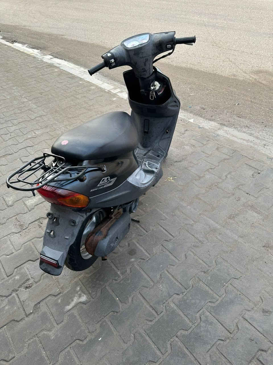 السلام عليكم 
دراجه تسع زروف يباني مامفتوحه كامله سلف هندر اشايره كهربائيّاته كله شغاله دراجه نضيفه ومال حاويه للبيع السعر 500 مكاني ابو لخصيب *********** البصرة, العراق
