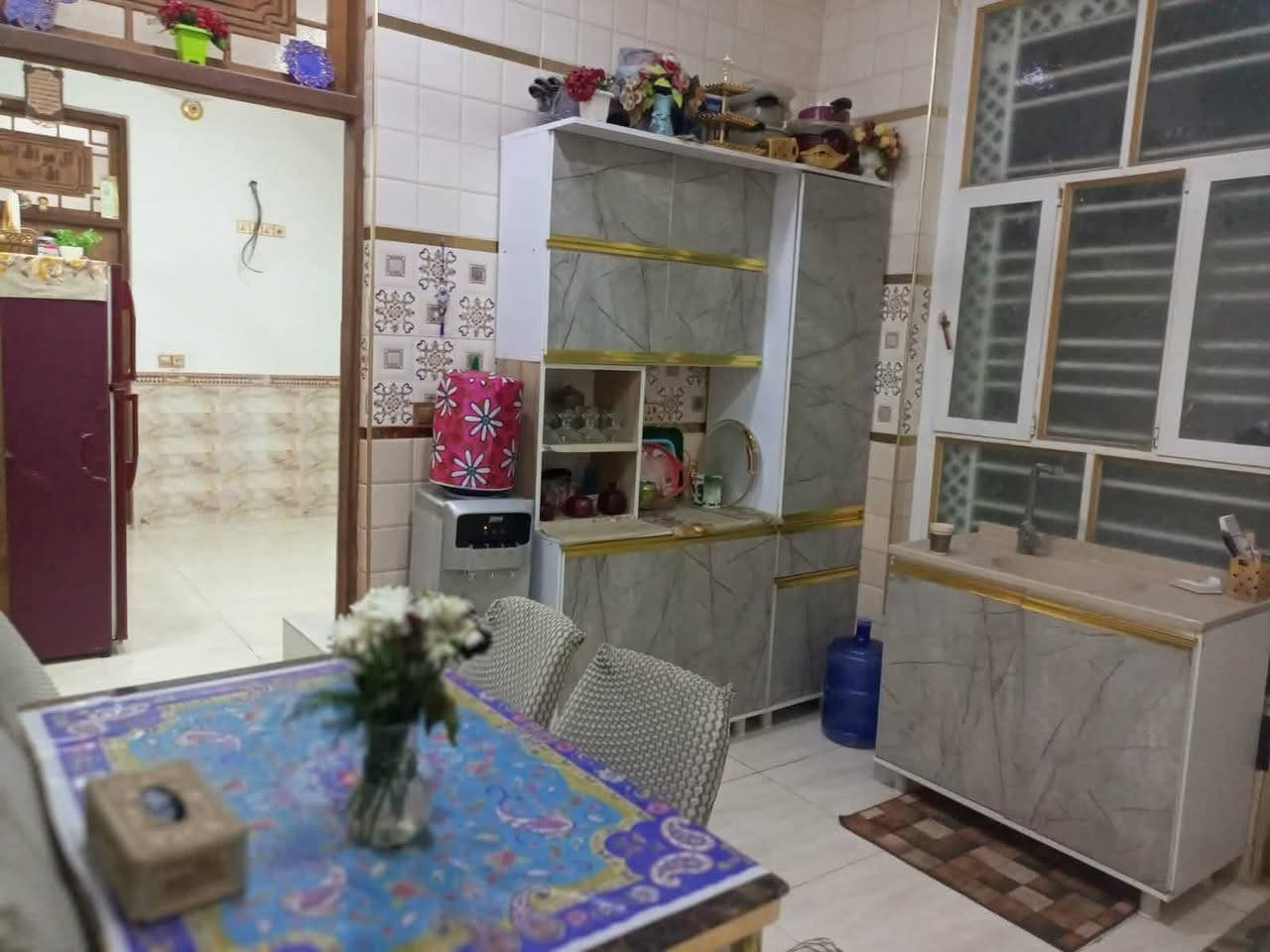 سلام عليكم بيت بحي العسكري قرب شارع ابو قاسم يم دله تبليط مجاري  بيت المساحه ميه بيت طابقين جديد ما صار فتره من كعدو بيه مطلوب اربعين مليون اسكان السعر ميه وتلاثين تريد السكان وراي تريد وراك حسب التفاق الرقم ***********
