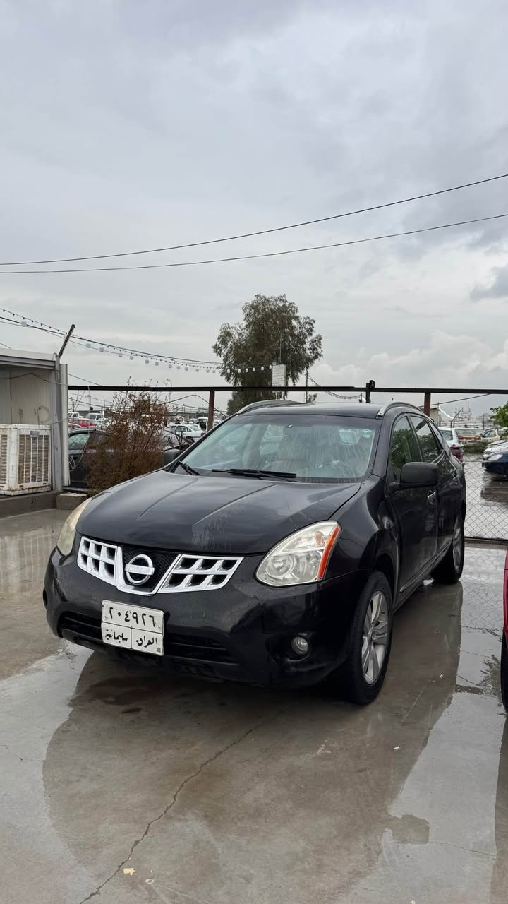 سعر بلاش فقط 54$ نهاية سعر 
للبيع نيسان روج 
موديل 2012 فول فول مواصفات 
مكينه ٤ سلندر مرغوب 
كير توماتيك 

*********** 
***********

سياره كير مكينه صدر كل جديد 
دينار مصروف مابيها 
نقص مابيها الحمدلله 

سياره صبغ عام بجم كبس وره هم كبس 
ضربه بيها صفحة سایق

سياره شرط تحويل نفس اليوم 
عليها غرامه 400$ دولار ينزل من سعر مال كاميرا
يعني 50$ ورقه صافي 

مكان سياره اربيل أربيل, العراق
