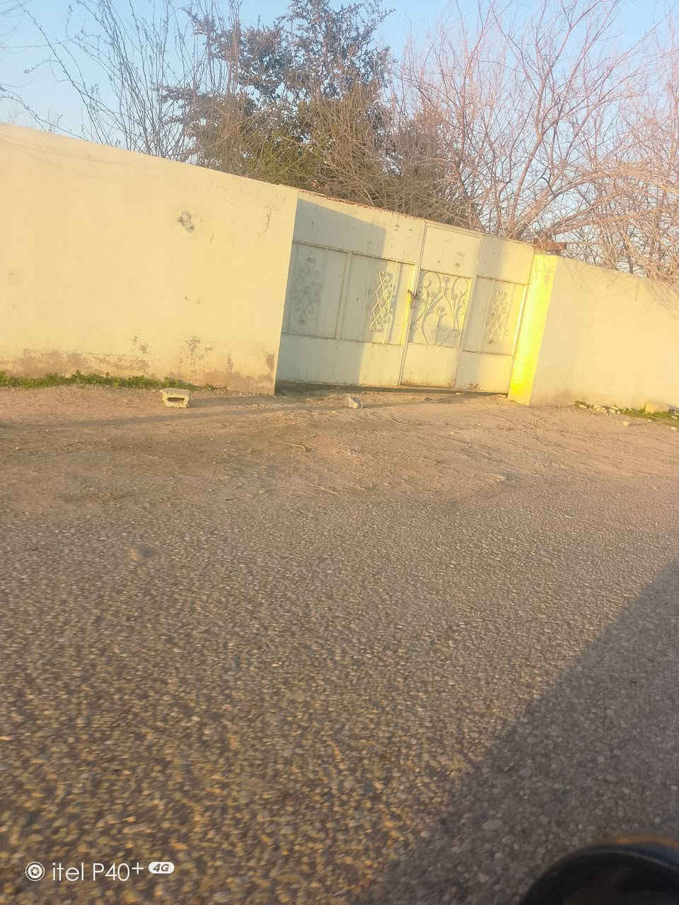 قطع للبيع زراعي الحويجه قرية المظهوريه قريبه على المدارس واصل خدمات ماء و كهرباء وسكن مساحة 200
السعر ثلاثة ملايين ونصف 
***********
