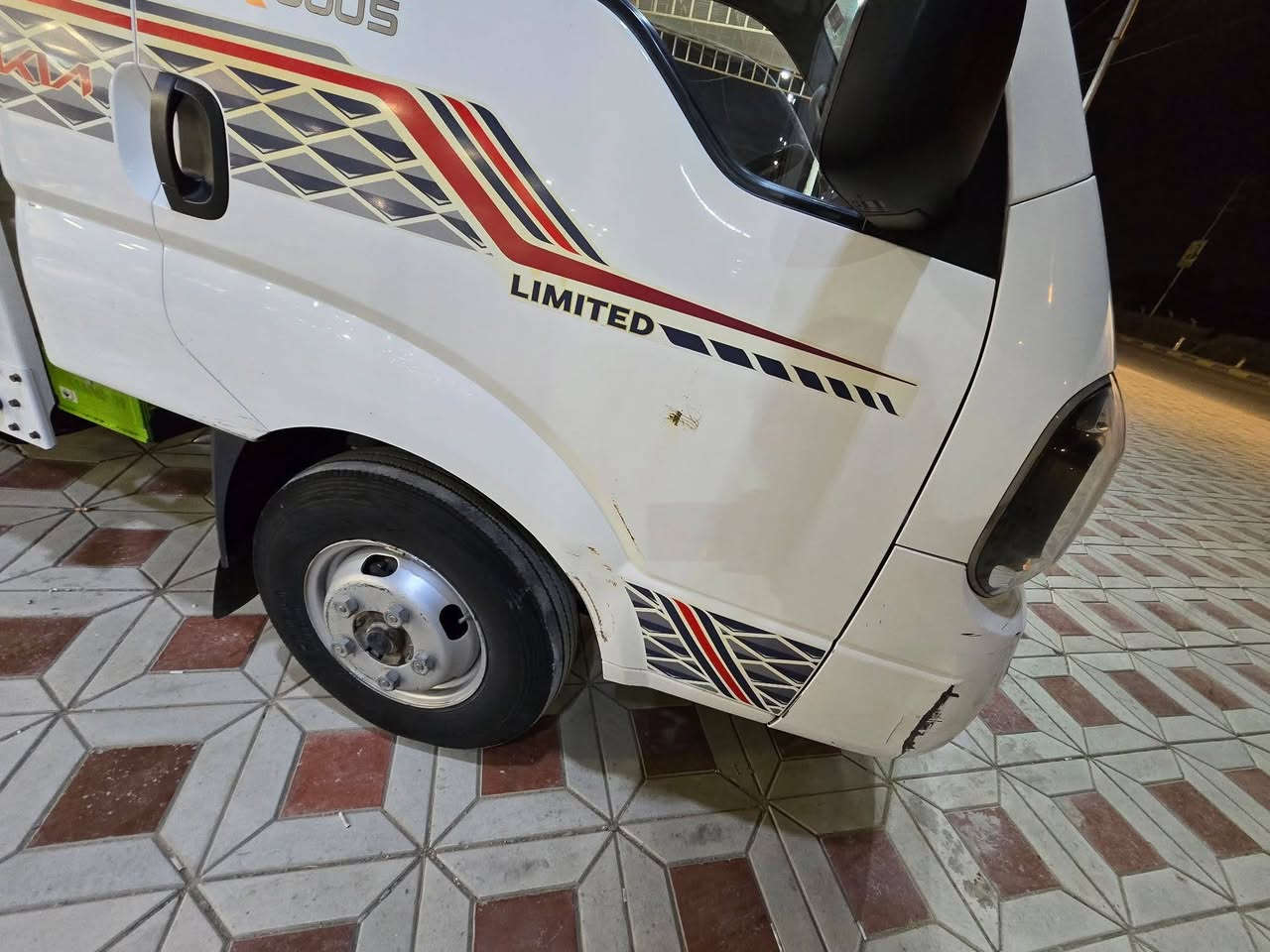 السلام عليكم

للبيع كيا فحل 2022 
كاملة مناقصها شي 
السعر 165 ورقة رقم بغداد مداور ثاني يوم ترايك من البصرة للموصل 

للتواصل ***********
