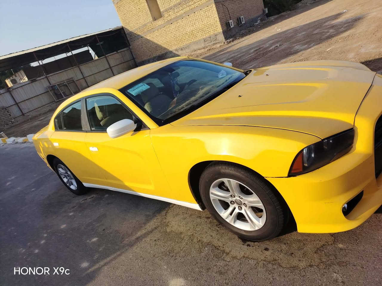 سلام عليكم ورحمه الله وبركاته
جارجر مديل 13 رقم انبار دولي حولتها يوم 8/1/2026
مصفره هيئه وقرامات ربع مامطلوبه 
محرك وكير حداديه تخم تاير وباتري وتبريد زنون شمسي 
سياره جاهزه للخير حادث جاملغ وبنيد المراوس بخصوصي 
  مكان السياره السماوه قضاء الخضر ***********
