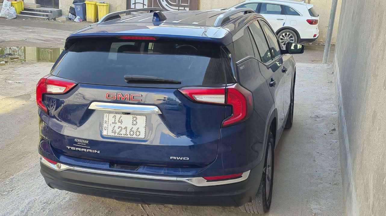 السلام عليكم
جي ام سي تيران ٢٠٢٣ للبيع مواصفات SLT
رقم بصرة باسمي مكينة كير كفالة
حادثها بارد بسيط بالبنيد فقط ماشية ٧٢الف كيلو متر و ليس ميل 
قطعتين تبريد
بصمة تشغيل و ابواب 
باب جنطة كهربائي 
 ٣ وضعيات قيادة 
تو ويل
فور ويل 
اوف رود
تحكمات ستيرن و مثبت سرعة
شاشة جبيرة تدعم كار بلي و اندرويد اوتو لاسلكي
رادار امامي
السعر ١٨٧$ و بيها مجال 
***********
