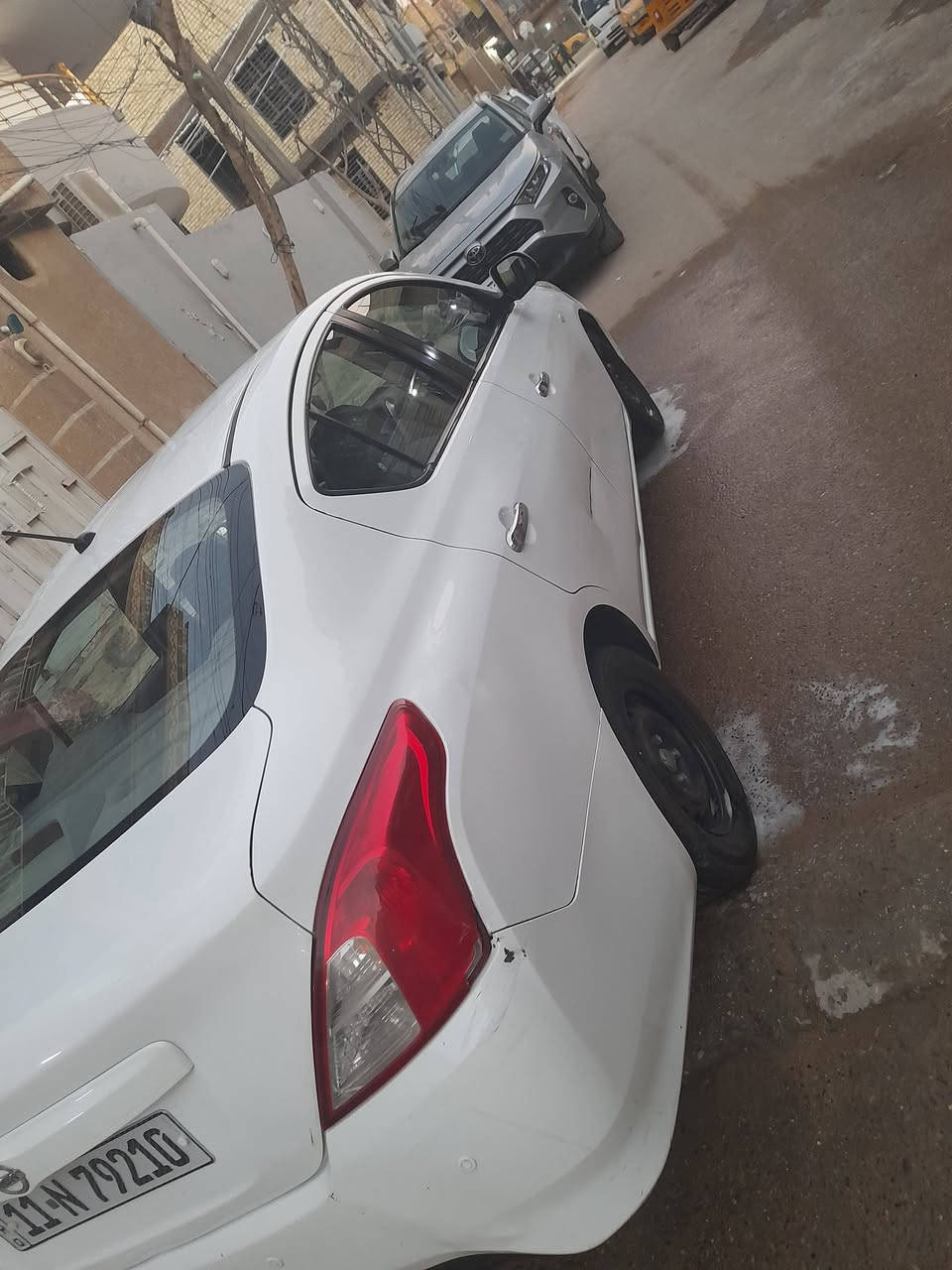 السلام عليكم نیسان سني هندي موديل 20 السياره بدون حادث بدون صبغ بس طخات خفيفه ماشيه 100
محرك كير تبريد وضع شركة سونار موجود افحص وين متريد طخات خفيفه بدون دواخل السعر 105
عنوان بغداد ام الكبر ولغزلان قرب حسينية الكتاب ولعترة ***********
