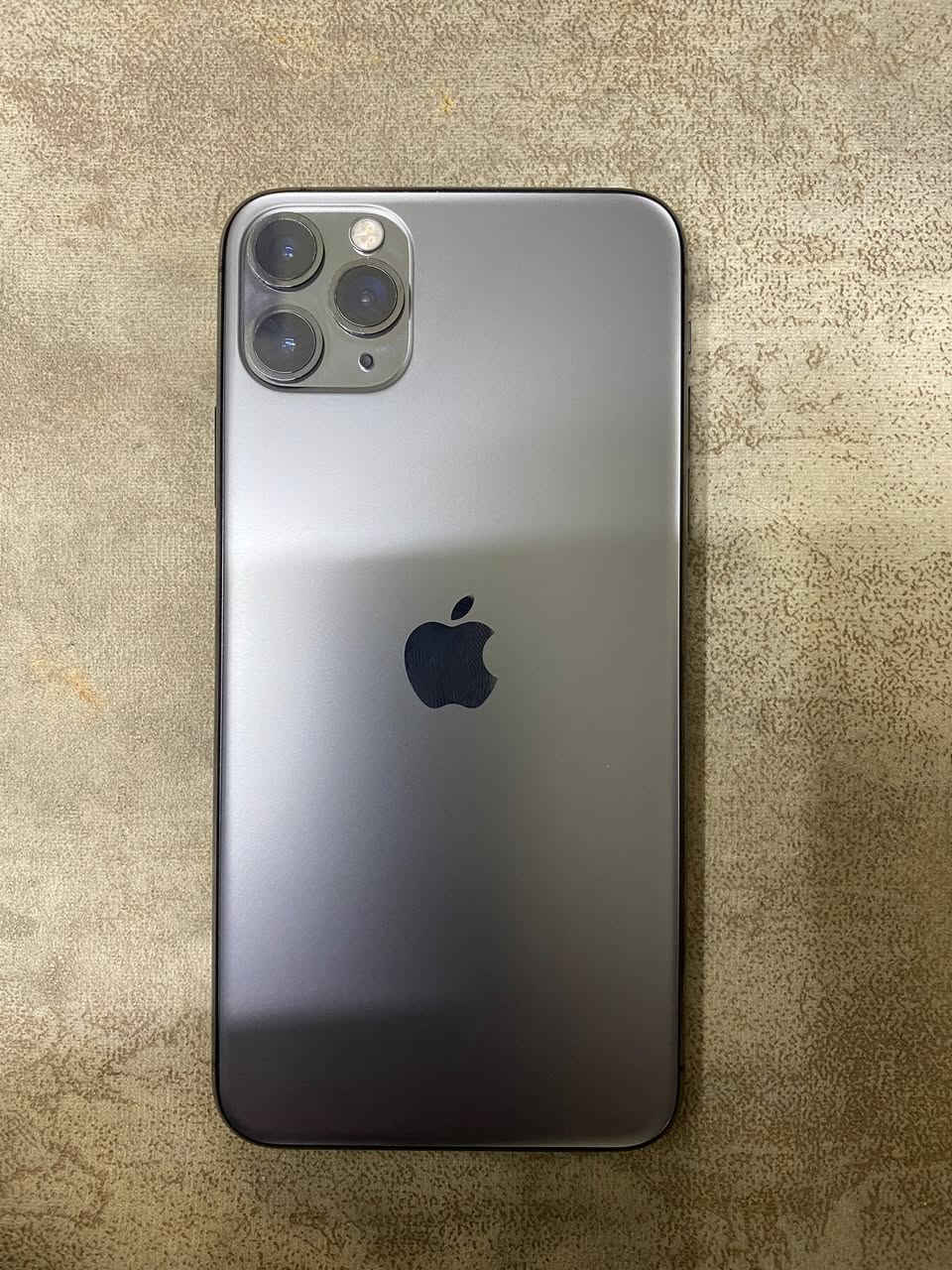 سلام عليكم ايفون ١١ برو ماكس ذاكره ٢٥٦ 
جهاز نظيف فقط مبدل بطاريه والباقي بلادي شركه 
عنواني بغداد سعر ٣٥٠ وبي مجال 
***********
