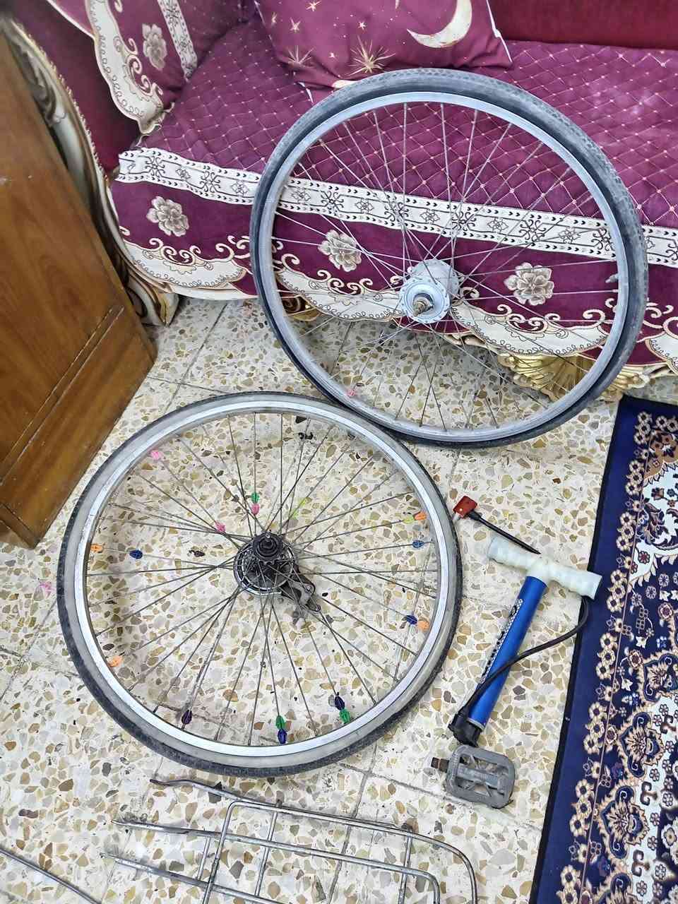 السلام عليكم زوج ويلات حساس الأمامي  زوجين جاملغات وبم اصلي وسيبابه تك رجل بايدر جميع الأغراض حجم ٢٦  سعرهن كلهن ب٢٠ قفلل مكاني بغداد الهاتف ***********
