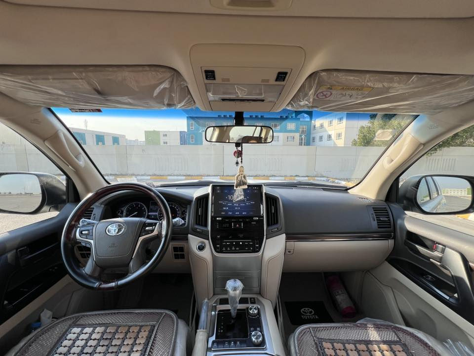 السلام عليكم

للبيع لاندكروز موديل 2019 بريم اصل  مكفول كفاله عامه  من صبغ وتبديل بس بارد بالصدوق الي مأشر عليه السياره جديدة بمعنى كلمة اللون ابيض صدفي رقم بغداد بسمي 

محرك 4000

V6

فول موصفات 1/1

بصمه تشغيل 

5 بصمه أبواب لمس 

تشغيل عن بعد 

فتحه سلايت

كشنات ثنين كهرباء 

كشنات جلد 

8ايرباك 

زراكات 

مري شفط 

DVD

مطفايه حريق 

جنطه شفط 

عداد لكزز 

ثلاث قطع تبريد 

حساس امامي 

حساس خلفي  

وباقي موصفات البريم معروفه 

ماشيه 108 ألف حقيقي 

سعر السياره 53000 يعني 5شدات 30  ورقه 

مكان سيارة بغداد
الاستفسار اتصل على الرقم

***********
