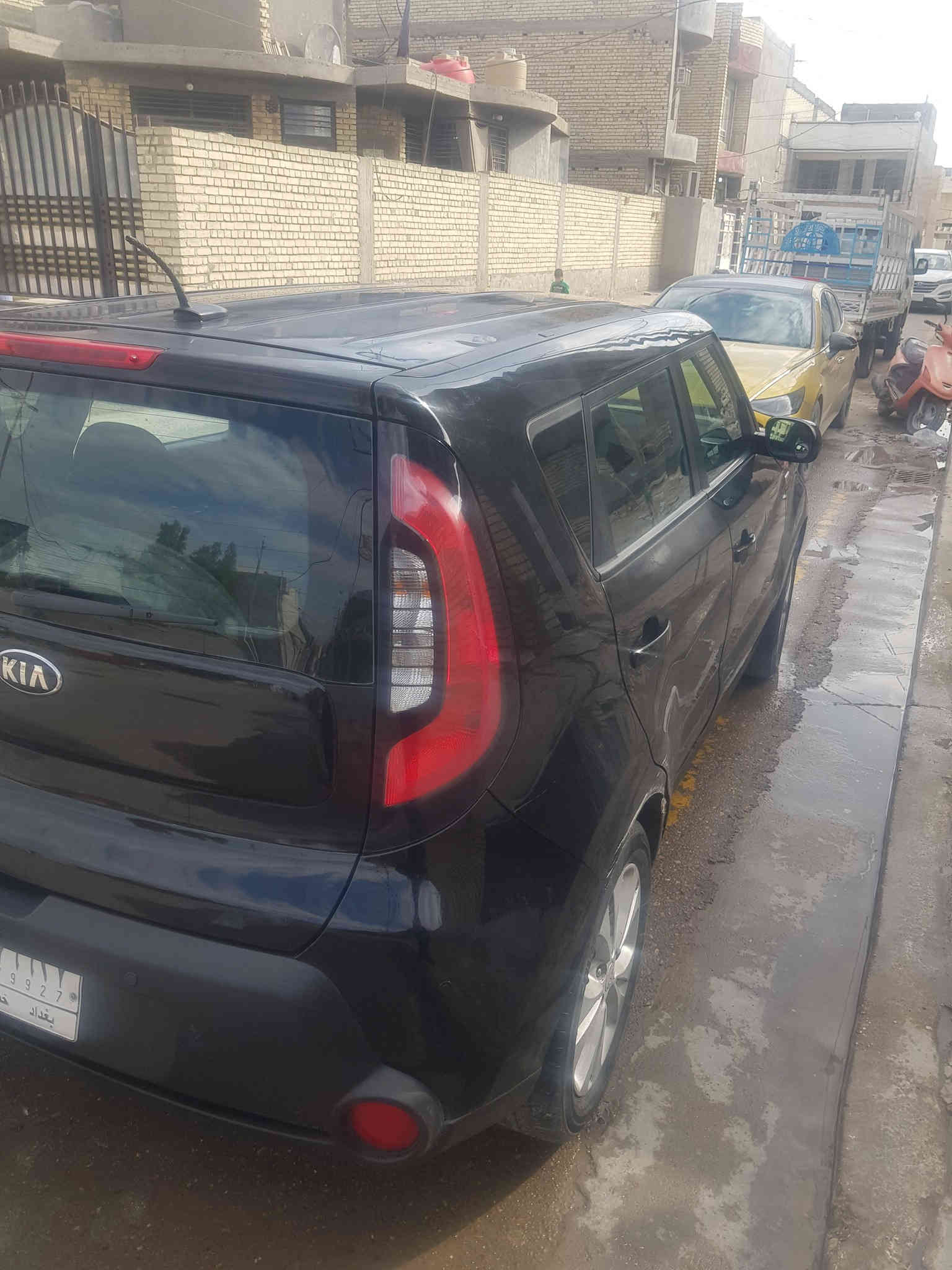 السلام عليكم كيا صول وارد امريكي  موديل 2015  محرك ٢٠٠٠ مرغوب حادثه قطعتين باب   عكس السايق رقم بغداد ماشيه 100 ألف  تبريد صدر محرك كير كفالة عامة
كامرا خلفيه 
شاشه كبيرة
تحكم استيرن
نضام التزحلق
4 ديسك
السعر 115 بيها مجال 
غير متواجد على فيس
اي استفسار رقم ***********
