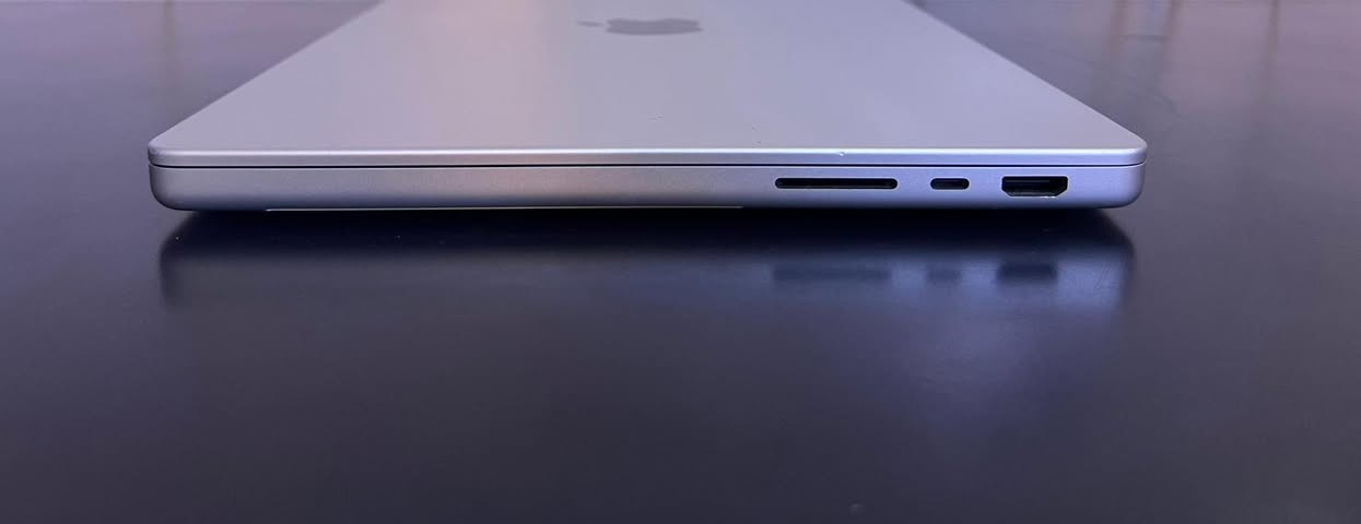 MacBook Pro M1 Pro 14” 2021 

Ram 16 | SSD 500

Battery 87. Cycle 153

Price: 1.420.000

***********
