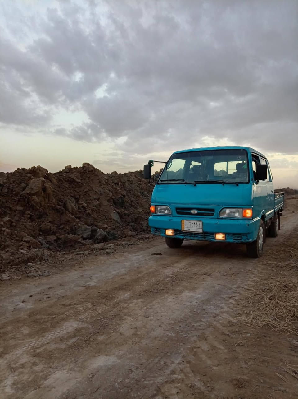 السلام عليكم سياره للبيع مديل ٩٥ مكفولة  على وضع الشركه كيل وااكسن ومحرك وحداديه كفاله كرهبائياتهه كلهه شغاله السعر ٦٥ وبيهه مجال للشراي الاتصال ***********
