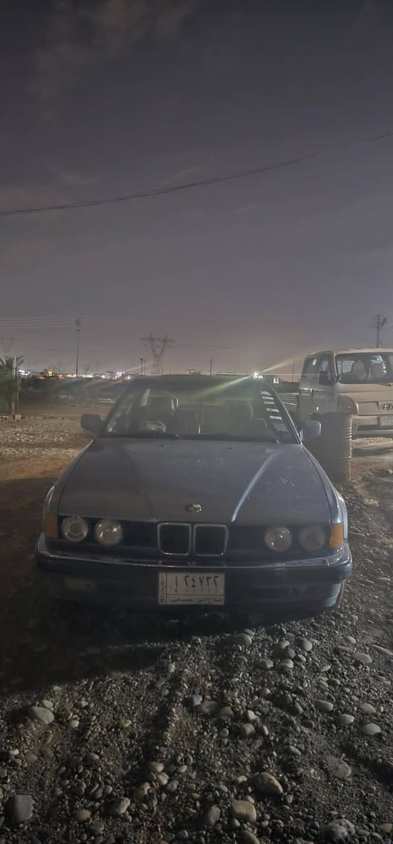 سلام عليكم  بي ام للبيع حجم 730
سياره بلاد بس الجنطه مصبوغه تبريد ويا السويج كير محرك شرط غرفه جديده تايرات 70بل 100 حداديه جديده رقم صلاح الدين سنويه لل27 سعر 38وبيها مجال ***********راعي
