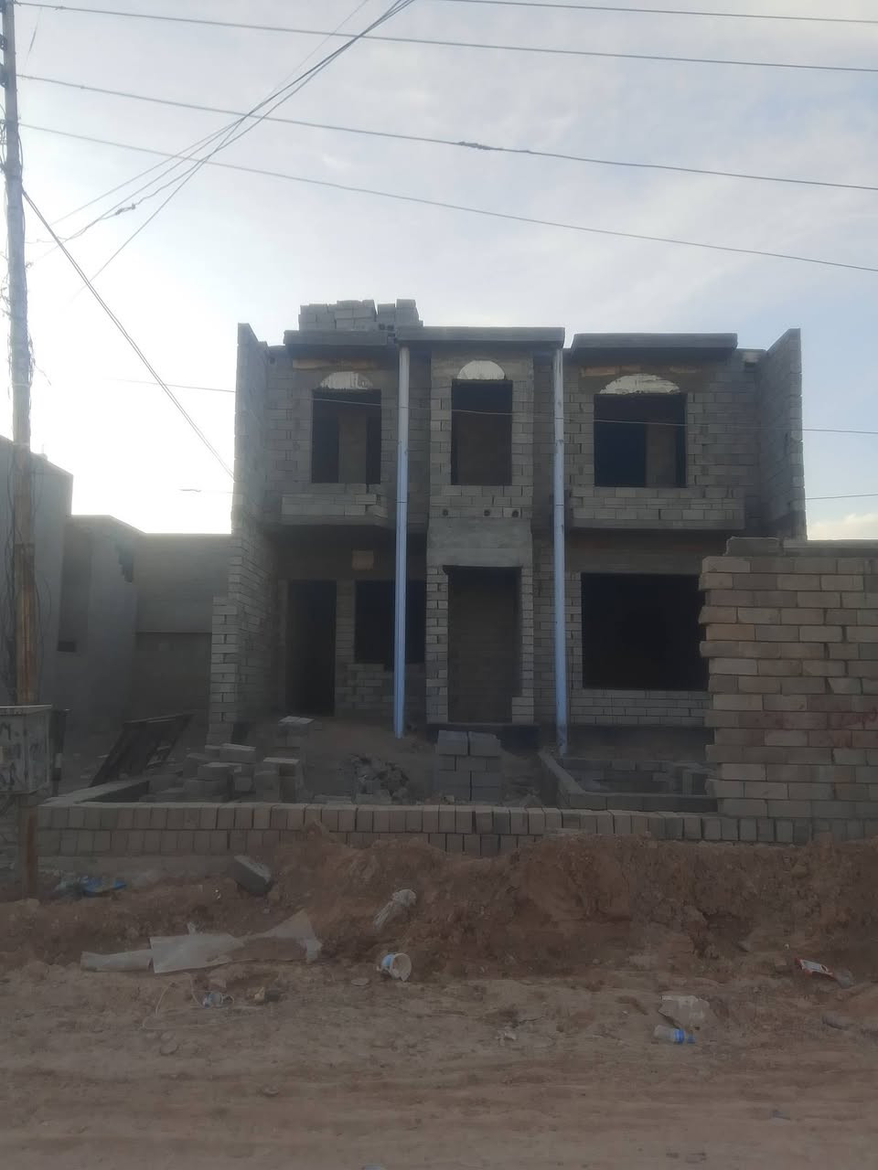 السلام عليكم مقاولات عامه بناء وتطبيك ارضيات وجدران وترميم المنازل تأسيس ماء ومجاري وتأسيس كهرباء ولدي كادر متكامل للمشاريع  ✨تصميم-تنفيذ-اشراف-استشارات هندسية✨
من الفكرةالاولى لآخر حجر تفاصيل دقيقةونتائج تدوم 💯  بناء بيوت درجة اولى مع كادر كامل بناء بيوت تسليم مفتاح مع تشطيب مع كهرباء مجاري سيراميك بوب شبابيك بلاستك المنيوم وخشب تركي  للاستفسار الاتصال او مراسله وانساب ***********
