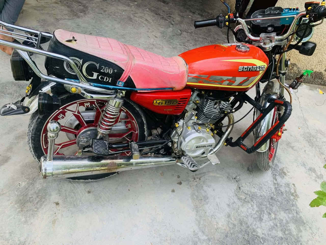 السلام عليكم ورحمه الله وبركاته
للبيع دراجه سفانه (سونك لنك)موديل 2024 اوراق   دراجه مكفوله كفاله عامه من محرك من كهربائيات من نضافه من كلشي كامله مكمله
ملاحضه : الشاشه مالتهه طافيه  
مكان الدراجه بغداد اللطيفيه الجسر السابع 
رقم الهاتف :***********
السعر : 575 بيهه مجال حك الجيه
