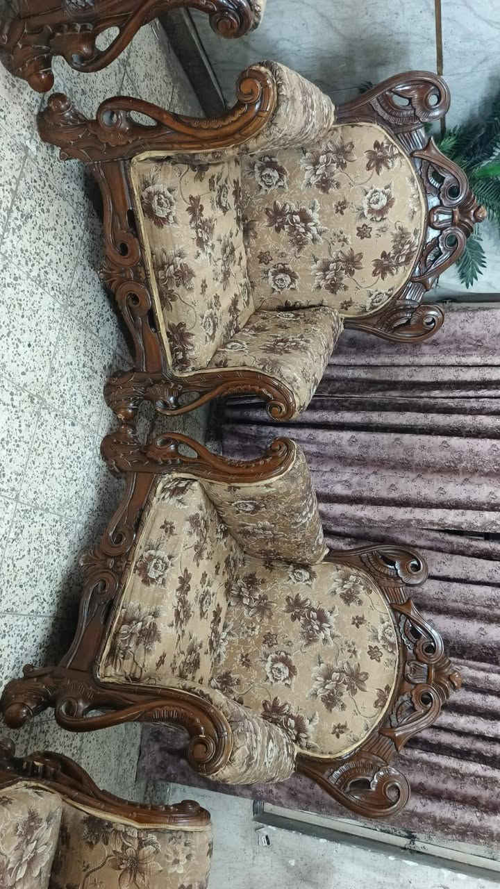 تخم زان تركي 9 مقعد💺  اخو جديد اي ضرر مابي ثكيل كلش تفحص وتاخذ سعر ,,200,, بي مجال مكان لبياع *********** يوجد واتساب
