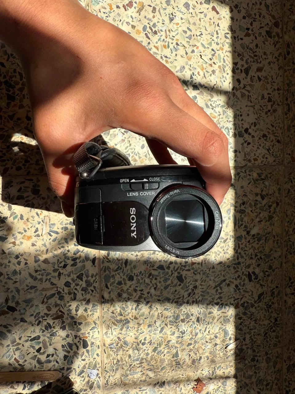كاميرات سوني اثنين طلعنلي ب الباله ابيعهن على وضعيهن انطوني سعر


**إذا كنت صاحب هذا الإعلان وتريد حذفه لأي سبب، رجاءا أرسل رسالة إلى الدعم الفني**