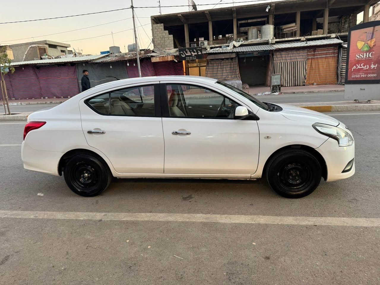 Nissan sunny 2016 
٦٥هەزار رویشتوە لە دوجێگا ساردە کوتی هە یە ئەویش کەمە بە س سیارەکی تابلێ پاک ماوەتەوە مالی دۆستە بۆ پەیوندی *********** أربيل, العراق
