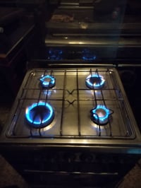 طباخ اربع مشاعل كله كامل البيع بسعر مناسب ب 70 ولي يراي يتصل ع رقم 077...