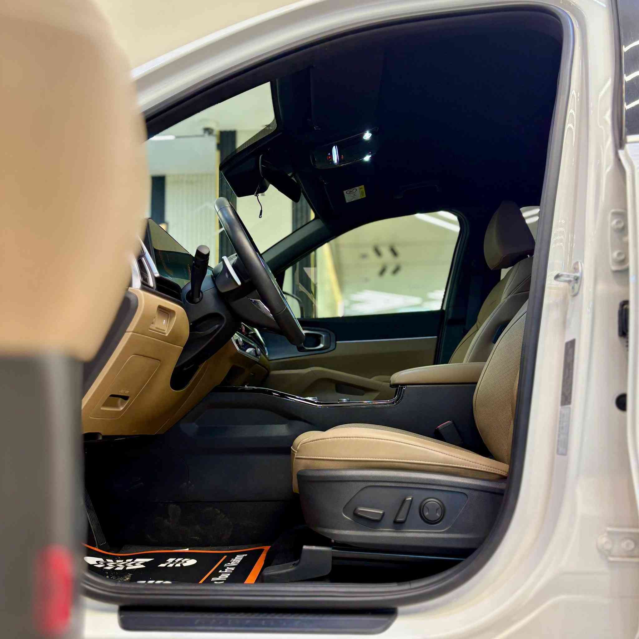 العربيه متاحه استلام فوري 🔥
#KiaSorento Hybrid🔥

Model 2024🔥

4.000 km🔥

1600cc🔥

كاميرا خلفية
حساسات أمامية وخلفية
مرايات ضم كهربا
شنطه كهربا
كراسي كهربا
فرش جلد بالكامل
تسخين وتبريد كراسي
جنوط سبور

☎️للتواصل فون 
01061040555

لتفاصيل علي الواتساب
 https://wa.me/201061040555


**إذا كنت صاحب هذا الإعلان وتريد حذفه لأي سبب، رجاءا أرسل رسالة إلى الدعم الفني**