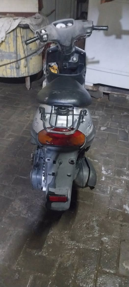 دراجه بيجي نظيفه كفرات بلادي  مختمات قبق بانزين بصمه كلشي شغال كهربائيات سلف هندر كل شغال مكينه ناعمه وخير من الله السعر 300 وبيها مجال مكاني بغداد متواجد فيس واتساب ***********
