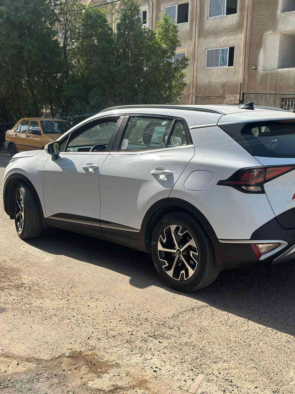 السلام عليكم سبورتج 2024 خليجي للبيع
السيارة مكفوله من صبغ ولبارد والفتح بيها طخة خفيفة بلدعامية الامامية وبداية البنيد من جهة العلامة ممعدلة على وضعها 
وكالة NIM اربيل وكالة او تحويل 
محرك السيارة 2000 دوش
مواصفات السيارة 
بصمة تشغيل وابواب 
مري شفط 
حساسات خلفية
رادارات جانبية 
شاشة لعرض الاعطال وشاشة وسطية كبيرة
ابل كار بلي واندرويد اوتو 
مداخل شحن 
اربع وضعيات قيادة
اوتو هولد 
سايد بربك بصمة 
ومواصفات اكثر 
السعر 218 وبيها مجال للاستفسار اكثر الاتصال على الرقم
*********** مكان السيارة بغداد
