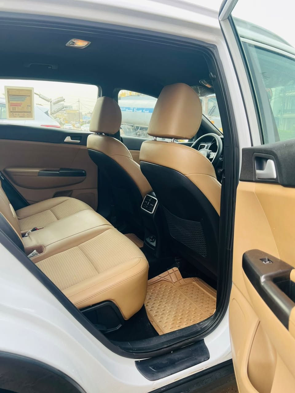 السلام عليكم سبورتج ٢٠كفاله عامه فقط رصعه صغيره للصندوق المكان الدوره شارع ٦٠السعر  ١٩٠وبيها مجال ***********
