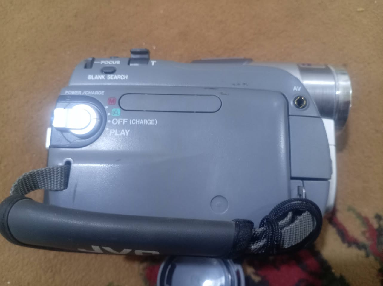 كامرة نوع JVC شريط 4 ملم
عاطلة أبيع تراب

السعر 25 مع التوصيل


**إذا كنت صاحب هذا الإعلان وتريد حذفه لأي سبب، رجاءا أرسل رسالة إلى الدعم الفني**