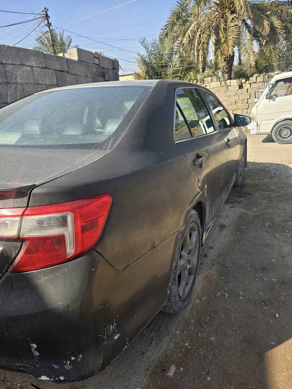 السلام عليكم
كامري 2013 se 
محرك 2500
كير اوتو
جام اوتو
كشن كهرباء
تحكم استيرن
سياره مصبوغة عام بيها ملاحظات يرادلها صبغ 
الكير بي نتعه اخذتها لبو الكير يكول السبب كهربائي من السلكتر حسب قولة.
محرك جديد.
السيارة بأسمنا.
مكاني بغداد سلمان باك  الجعارة 
السعر 75$ وبيها مجل.
***********
