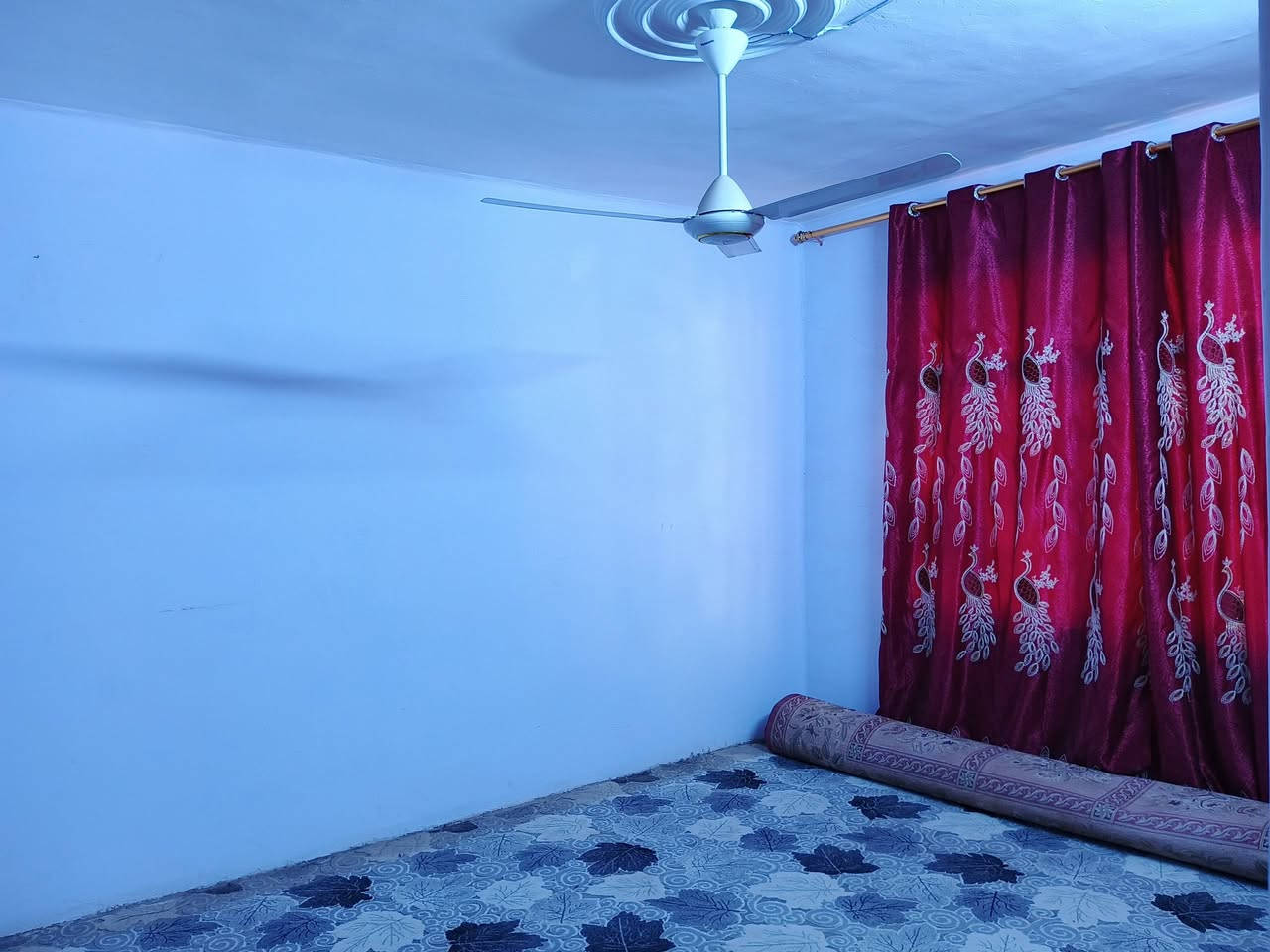 شقة للإيجار (طابق أول)
العطيفية الثانية، فرع مستشفى الرازي 

مساحة 150 متر، واجهة 10 متر، فرع عريض

غرفتين نوم، صالة ، مطبخ ،صحيات، سطح، درج خارجي معزول.

التواصل مع صاحب الدار

***********
