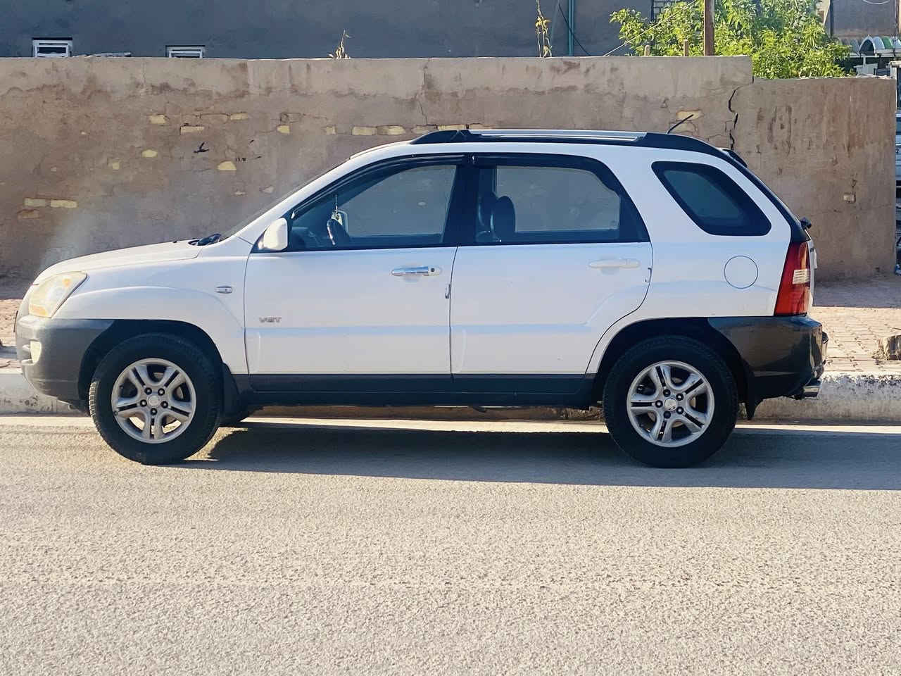 السلام عليكم
كيا سبورتج 2008 رقم مميز انكليزي باسمي 
كاز اصل وارد كوري بالسنوية كاز كاز 
مكانها كربلاء طويريج 
ماشية 287 الف حقيقي
السعر 123 
الاستفسار ***********
