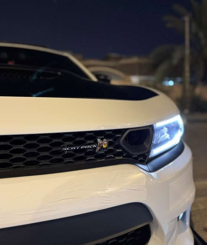 السلام عليكم
 للبيع دوج جارجر  سكات باك
 Scat Pack. 🐝 
موديل 21. 
 رقم بصره حره. 
مواصفات السياره :
فتحة. 
شاشة جبيرة وكامرا دوارة
محرك 6400 🐝 👹
كشنات حضن  وكهرباء
تشغيل عن بعد
فجوج بريك برمبو
سستم صوت الباين
تدفئة كشنات
تدفئة ستيرن
هيتر مري 
رادار جانبي بالمري
حساس خلفي 
عليهة سستم كامل لحيا ودوس اضافية
والسياره كفاله عامه من الشخط داخله تقرير تعمل وتسير شرط كلوب مامشتغل بيه وين مايعجبك افحص  السيارة كلش نضيفه متعوبه ابد باقيه بلبيت
والسعر 270   وبيها مجال لشراي 
للعلم نزلت من سعره وماكو هَـيج سعر !!
*********** وتساب او اتصال
مكان السيارة البصره
