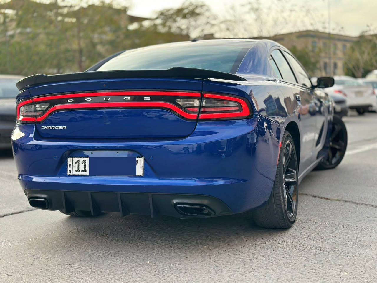 دوج جارجر ٢٠٢٠ 
السيارة كلين. كفاله عامة 
بدون صبغ بدون بارد بدون تبديل
حتى الدعاميات مكفوله
فول مواصفات 
فتحة سقف سلايد
جلد بلادي
كراسي كهرباء
تبريد كشنات
تدفئة كشنات
مرايات قلاب
هيتر ستيرن
كراسي خلفية تدفئة
السعر ٢٥٨
الشراي يتصل اعتذر عن الرد على المسجات
*********** بغداد, العراق
